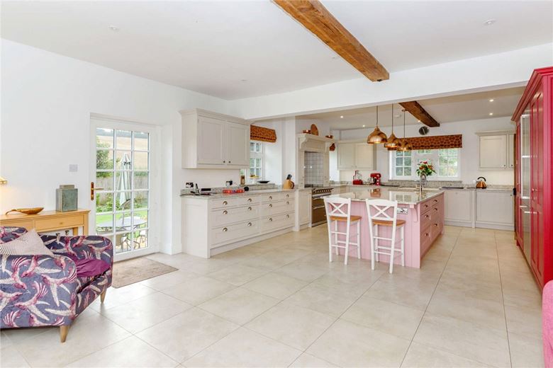 5 bedroom house, Wantage Road, Great Shefford RG17 - Available