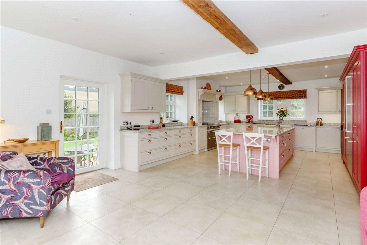 5 bedroom house, Wantage Road, Great Shefford RG17 - Available