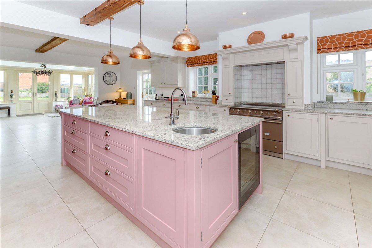 5 bedroom house, Wantage Road, Great Shefford RG17 - Available