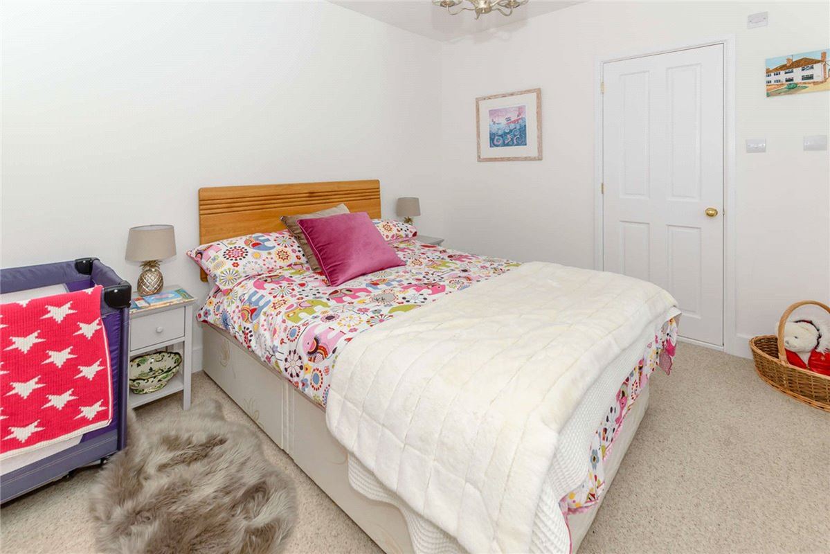 5 bedroom house, Wantage Road, Great Shefford RG17 - Available
