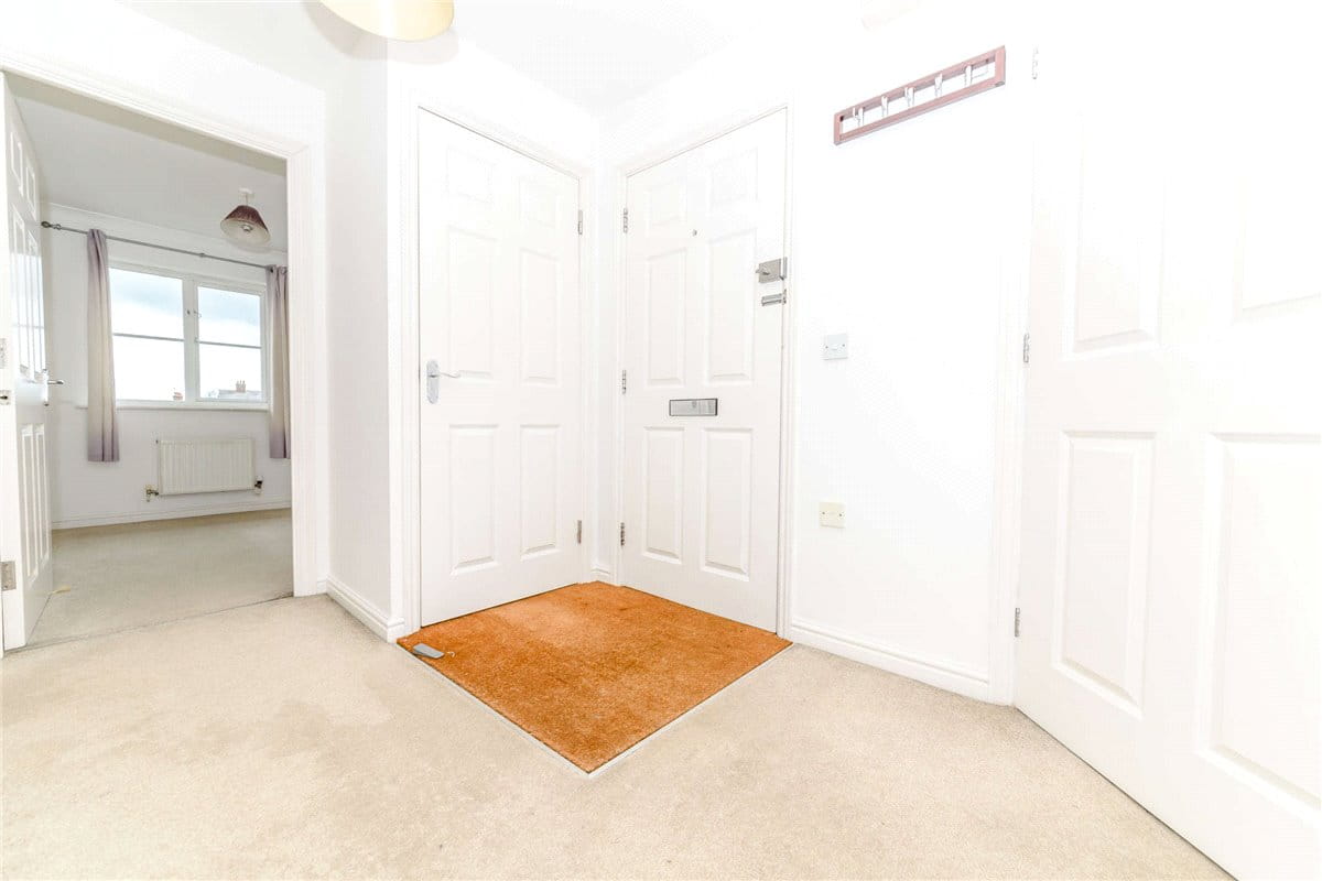 2 bedroom flat, St. Michaels Road, Newbury RG14 - Available