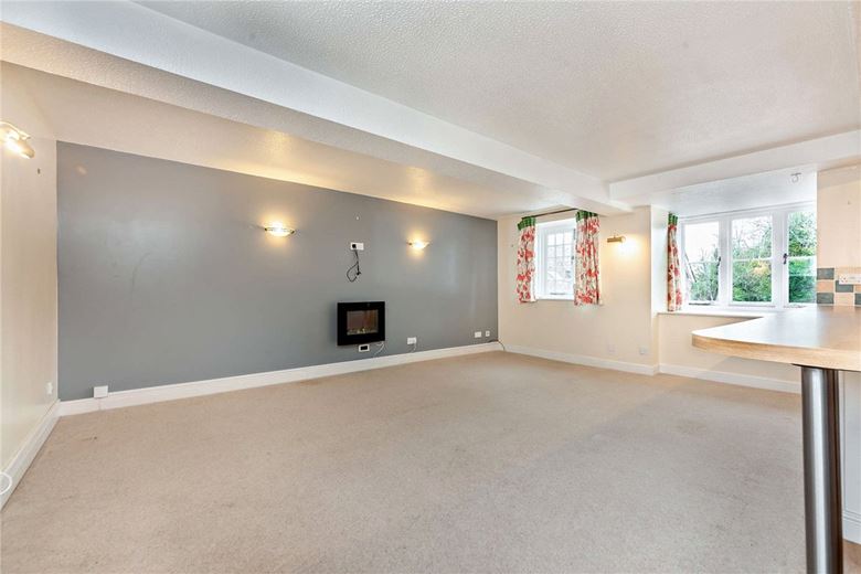 1 bedroom flat, Station Road, Kintbury RG17 - Available