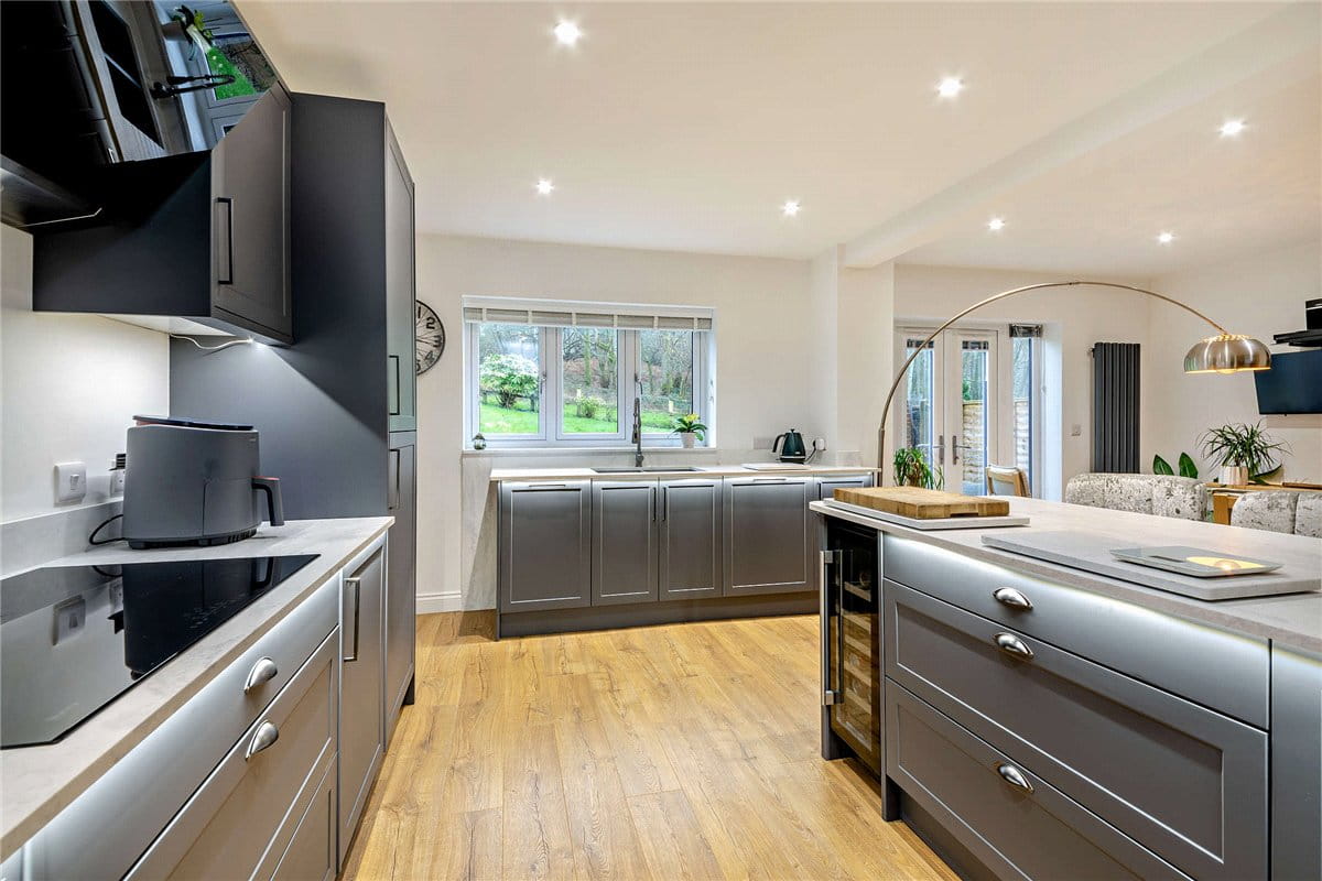 4 bedroom house, Crookham Hill, Crookham Common RG19 - Available