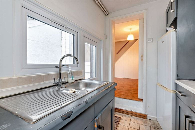 2 bedroom house, Kings Road, Newbury RG14 - Available