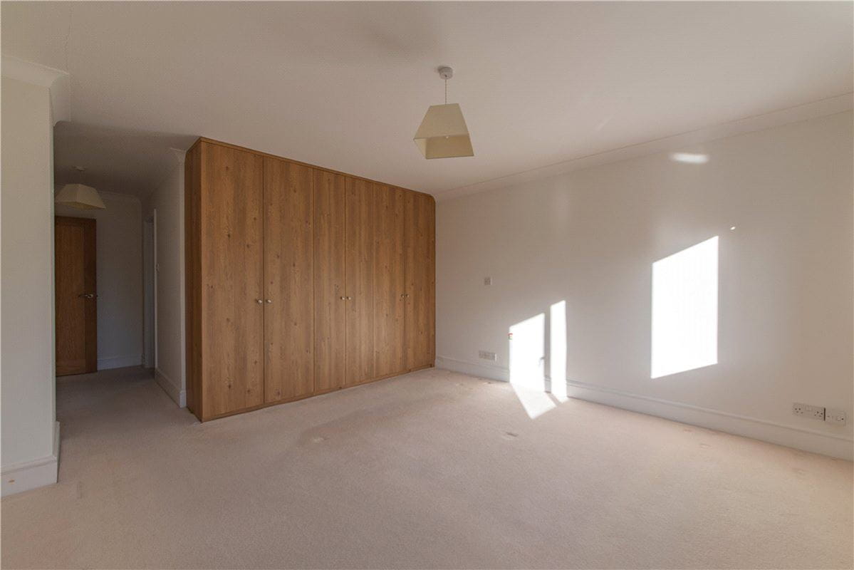 5 bedroom house, Post Office Road, Inkpen RG17 - Available