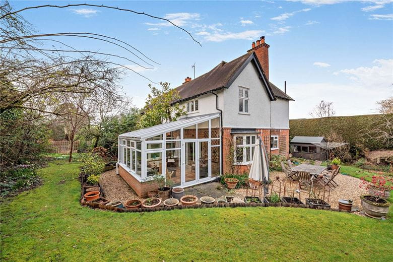 5 bedroom house, Andover Road, Newbury RG14 - Available