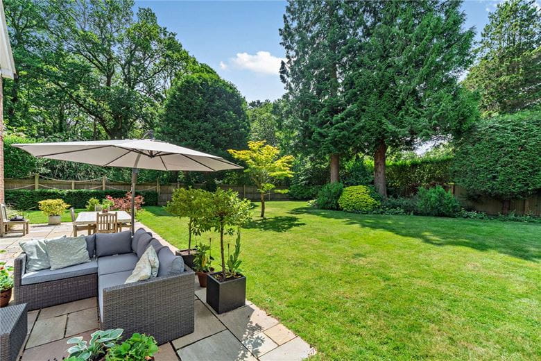 5 bedroom house, Yattendon Road, Hermitage RG18 - Available