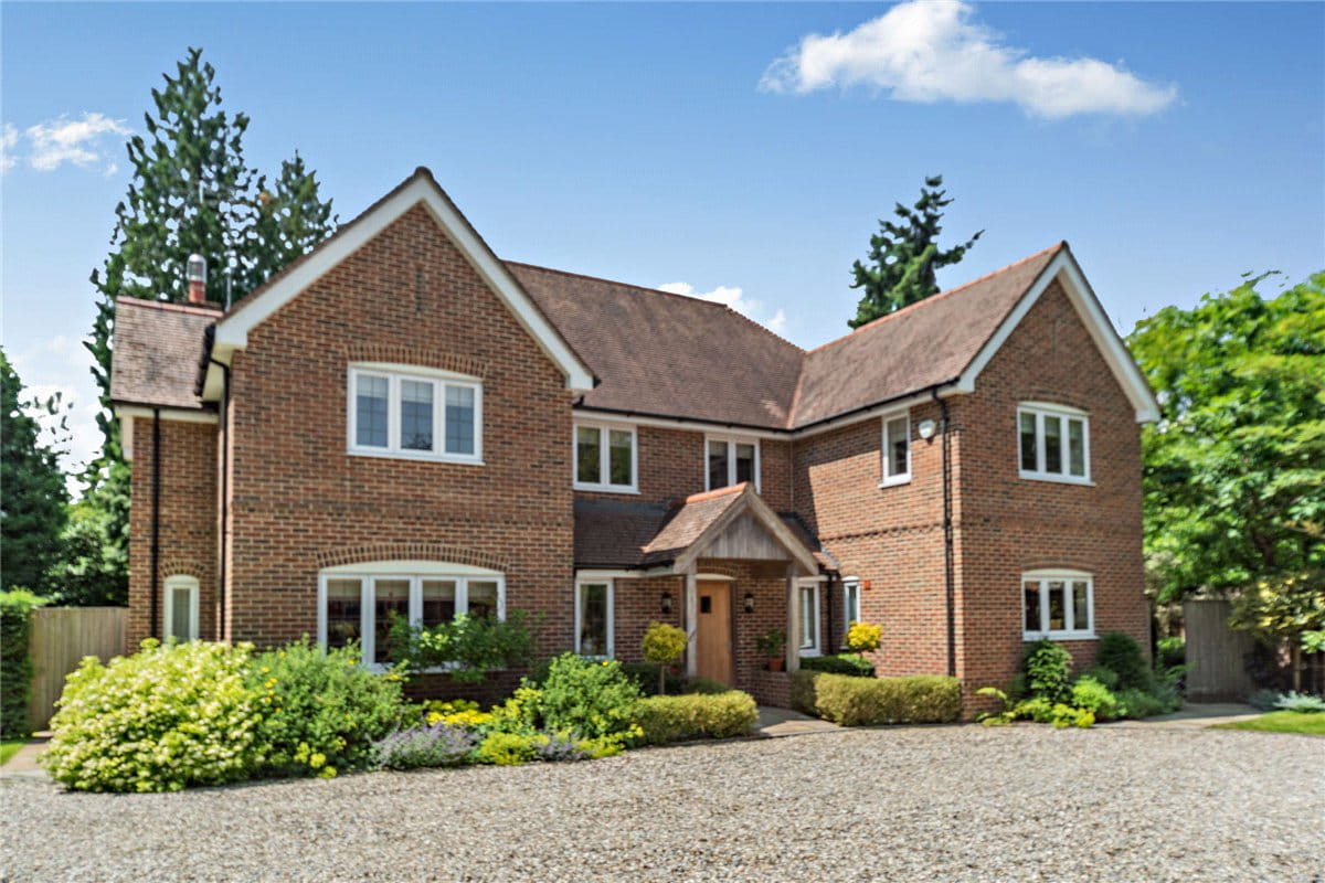 5 bedroom house, Yattendon Road, Hermitage RG18 - Available