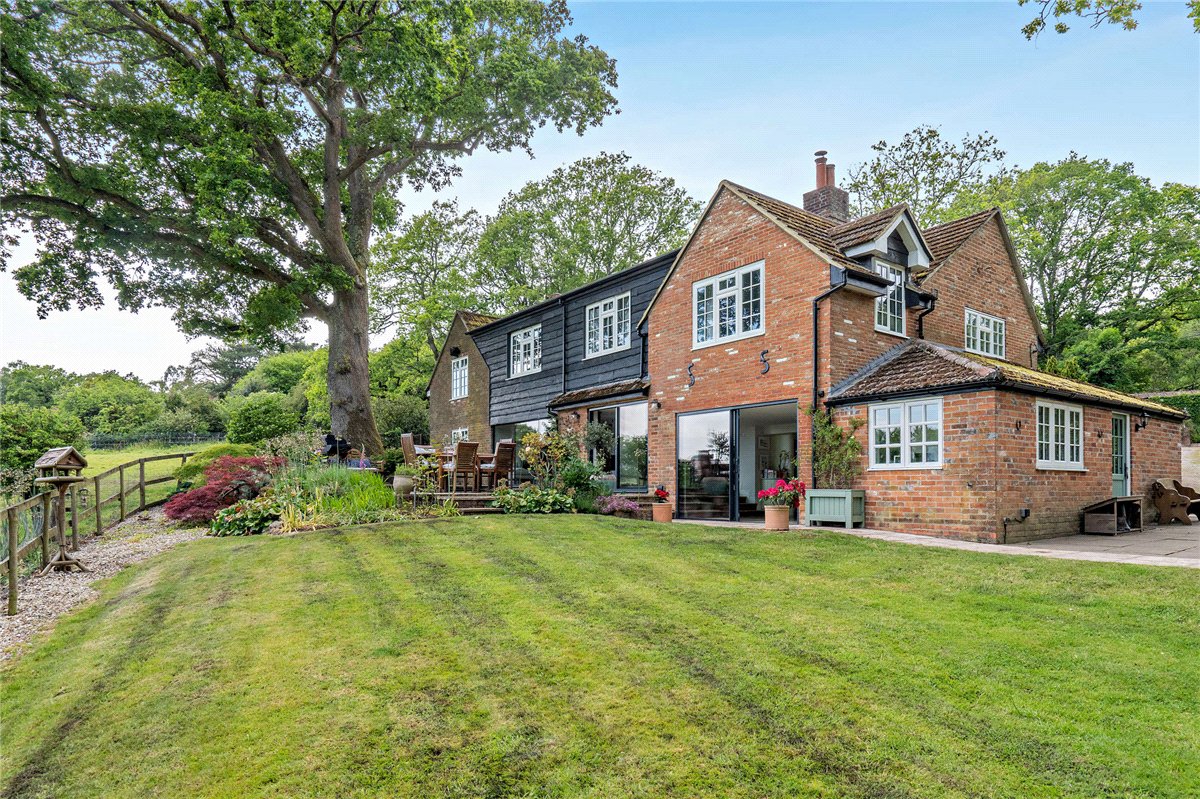 5 bedroom house, Crookham Common, Thatcham RG19 - Available