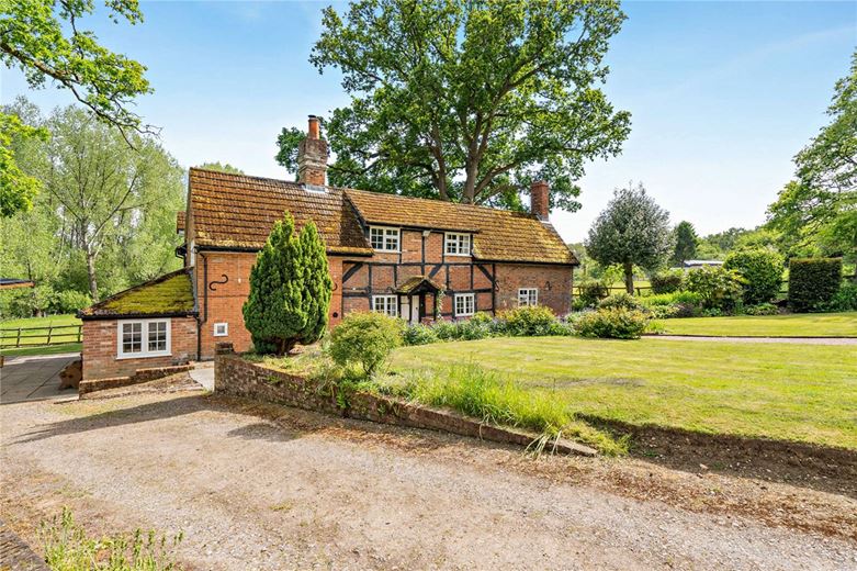 5 bedroom house, Crookham Common, Thatcham RG19 - Available