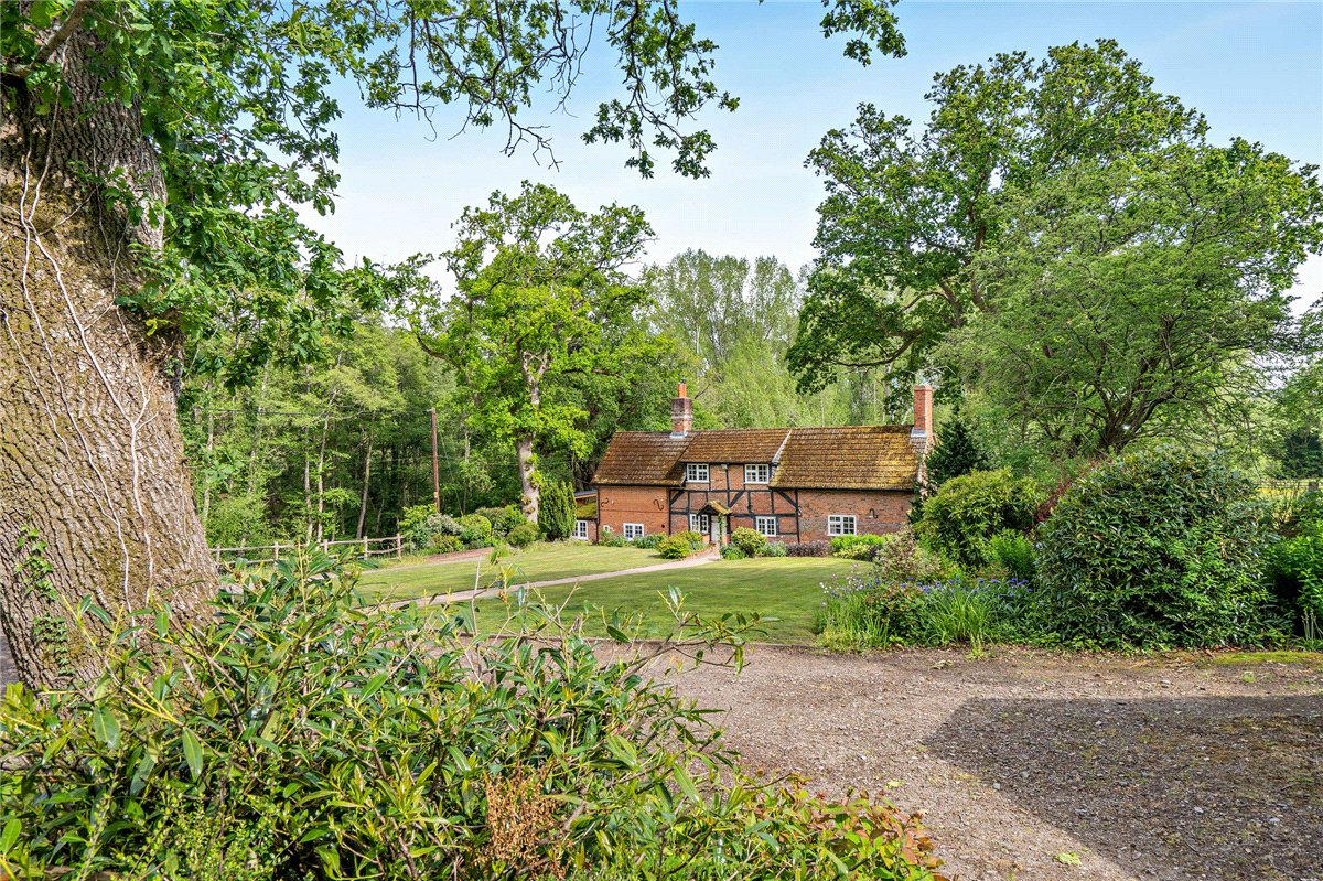 5 bedroom house, Crookham Common, Thatcham RG19 - Available