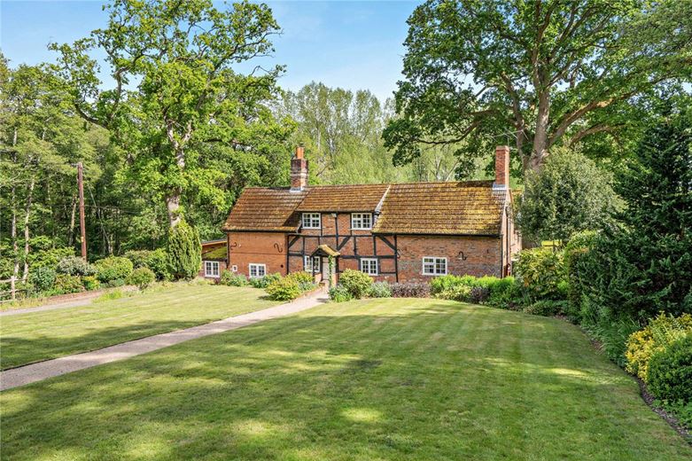 5 bedroom house, Crookham Common, Thatcham RG19 - Available