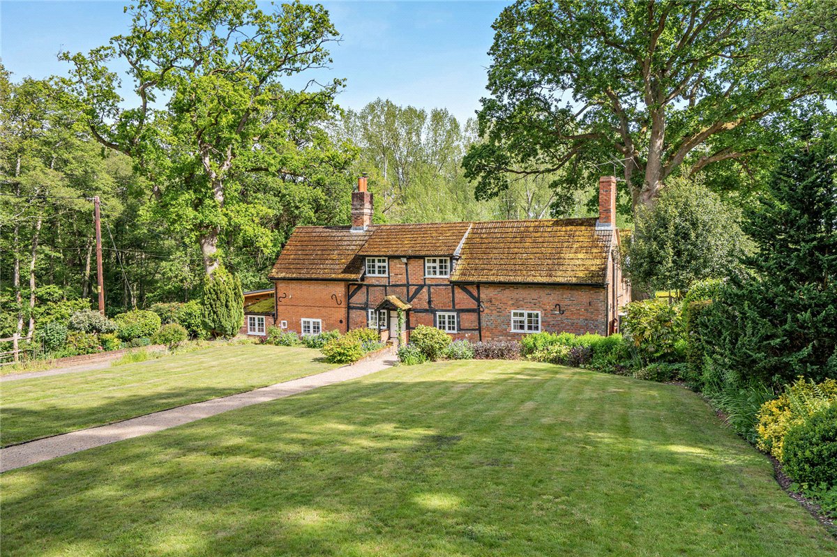 5 bedroom house, Crookham Common, Thatcham RG19 - Available