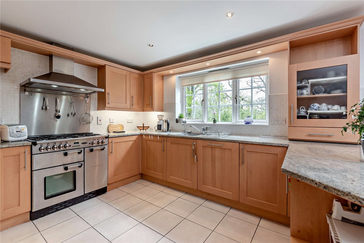 5 bedroom house, Spring Gardens, Newbury RG20 - Sold STC