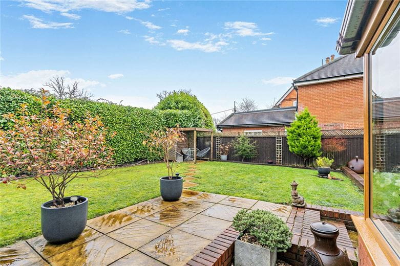 4 bedroom house, Copnor Close, Woolton Hill RG20 - Available