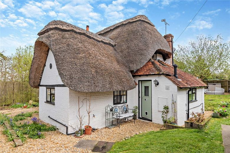 3 bedroom cottage, Stockcross, Newbury RG20 - Available