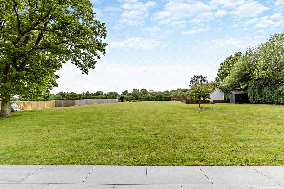 5 bedroom house, Newbury Road, Headley RG19 - Available