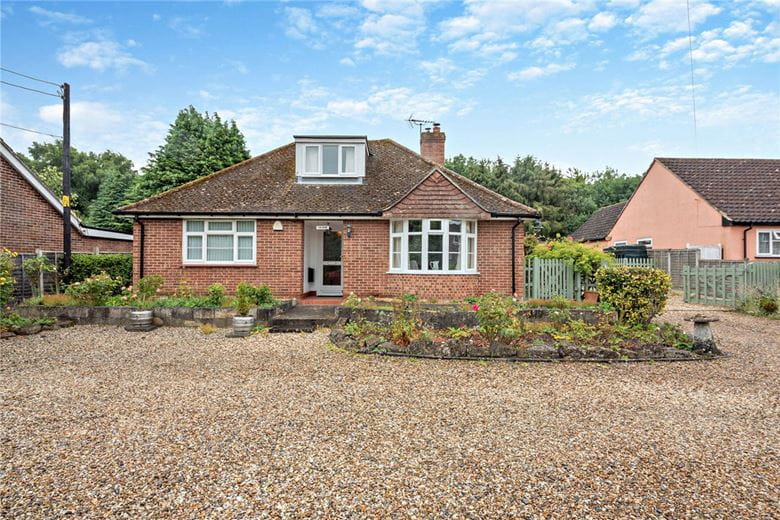 3 bedroom bungalow, Long Lane, Hermitage RG18 - Available