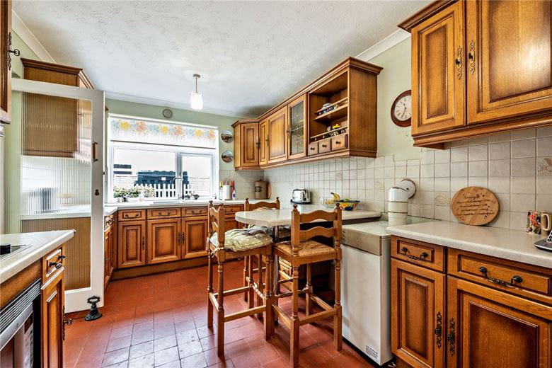 3 bedroom bungalow, Long Lane, Hermitage RG18 - Available