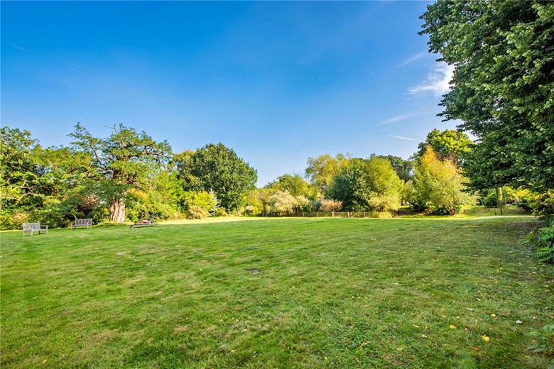 7 bedroom house, East Woodhay, Newbury RG20 - Sold