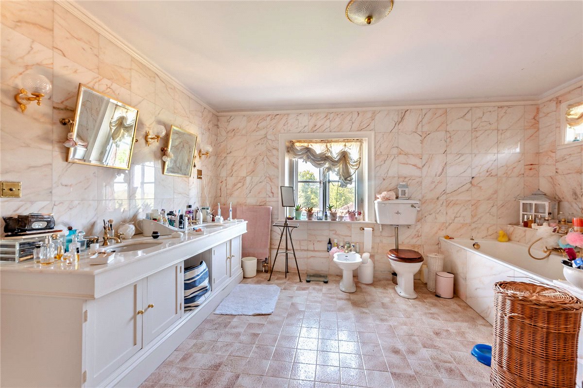 7 bedroom house, East Woodhay, Newbury RG20 - Sold