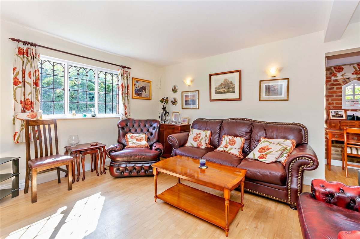 3 bedroom house, Newbury Road, Kingsclere RG20 - Sold STC