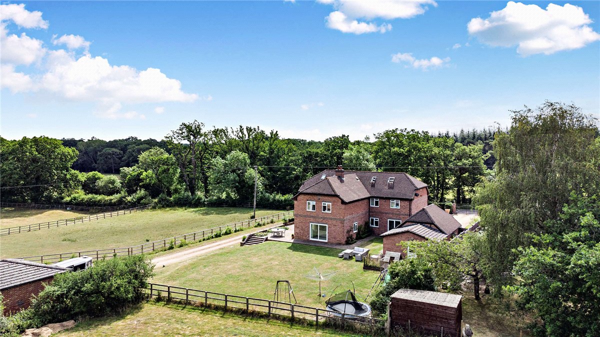 3.2 acres House, Wickham Heath, Newbury RG20 - Sold STC