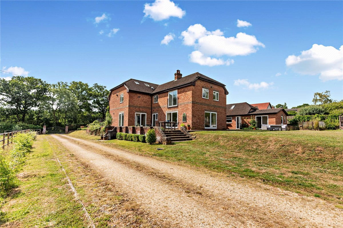 3.2 acres House, Wickham Heath, Newbury RG20 - Sold STC