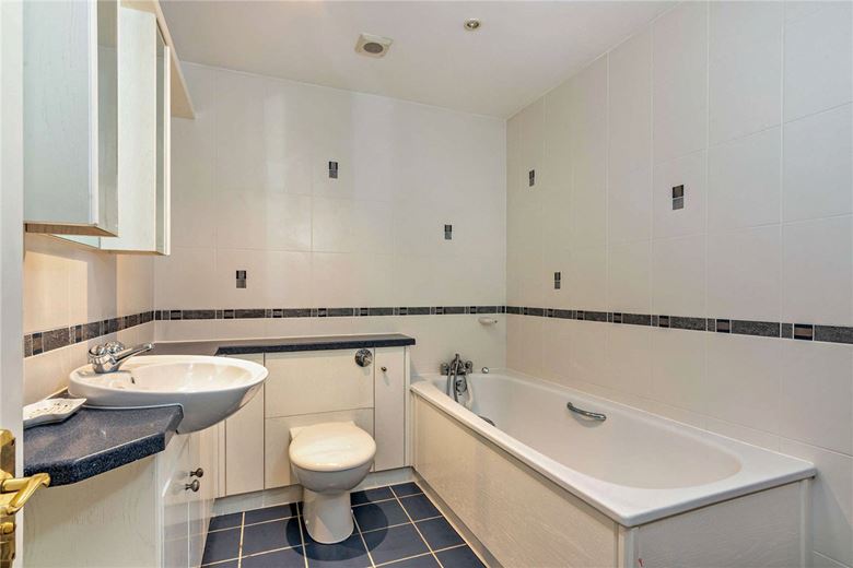 3.2 acres House, Wickham Heath, Newbury RG20 - Sold STC