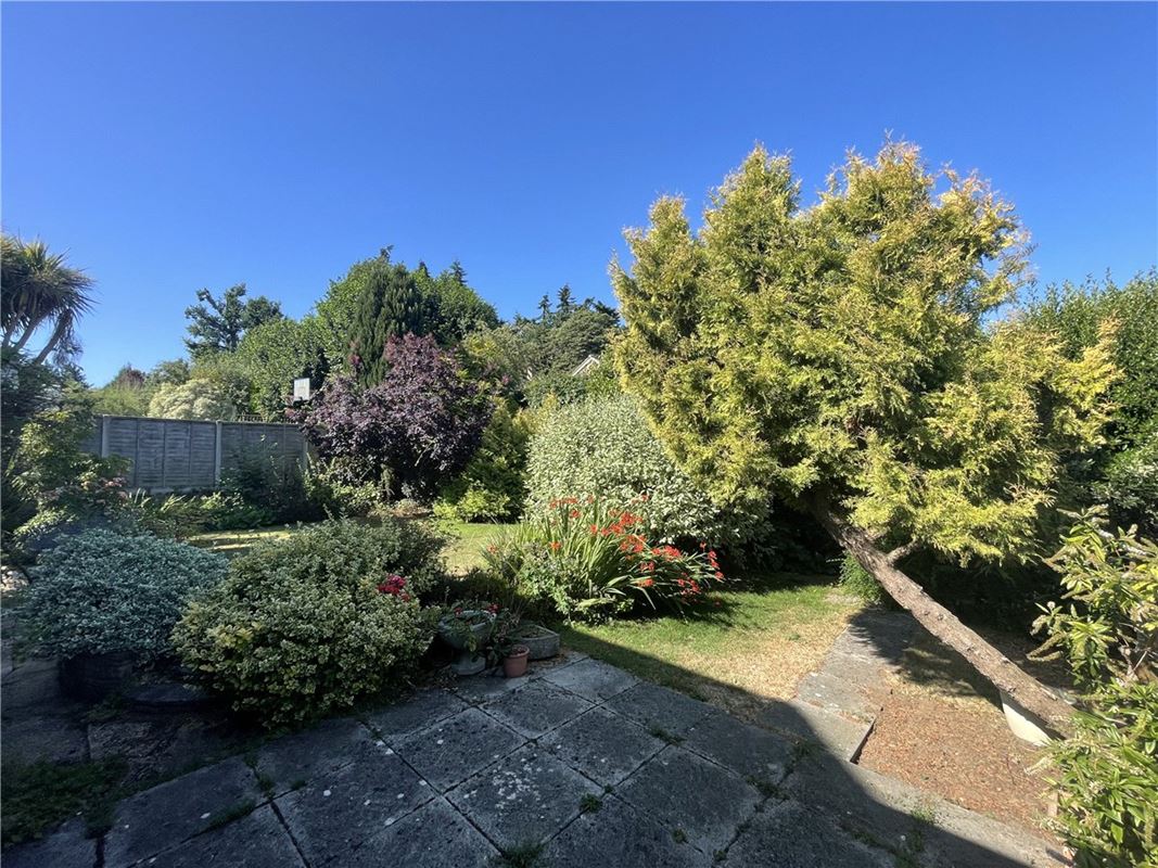 3 bedroom house, Cheriton Close, Newbury RG14 - Sold STC