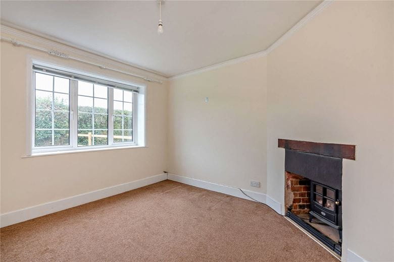 2 bedroom house, Union Road, Bradfield RG7 - Available