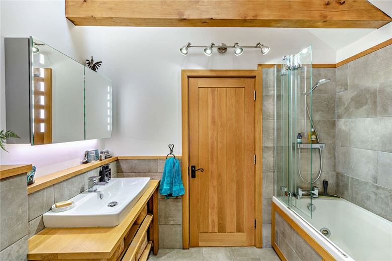 4 bedroom house, Long Lane, Shaw RG14 - Sold STC