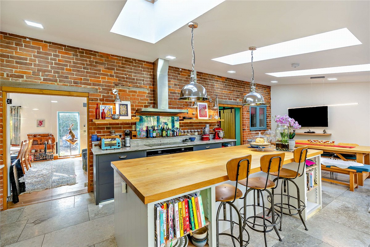 4 bedroom house, Long Lane, Shaw RG14 - Sold STC