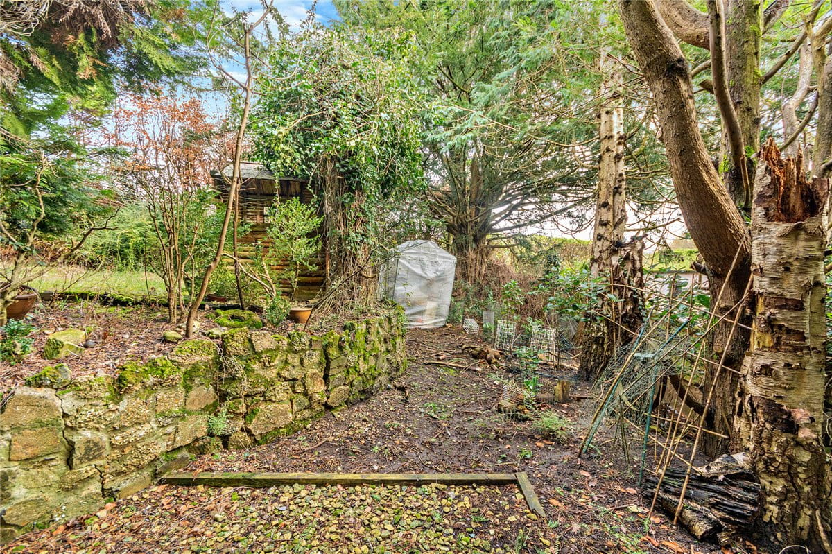 2 bedroom house, Belmont, Woodspeen RG20 - Available