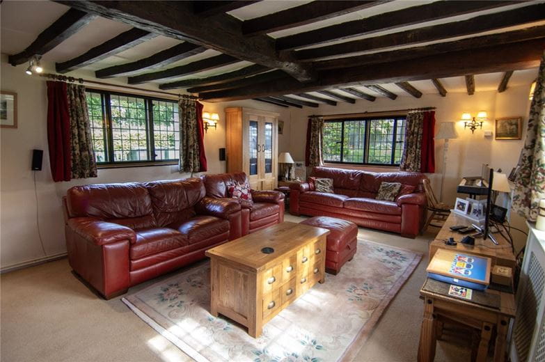 4 bedroom cottage, Newbury Road, Wickham RG20 - Available