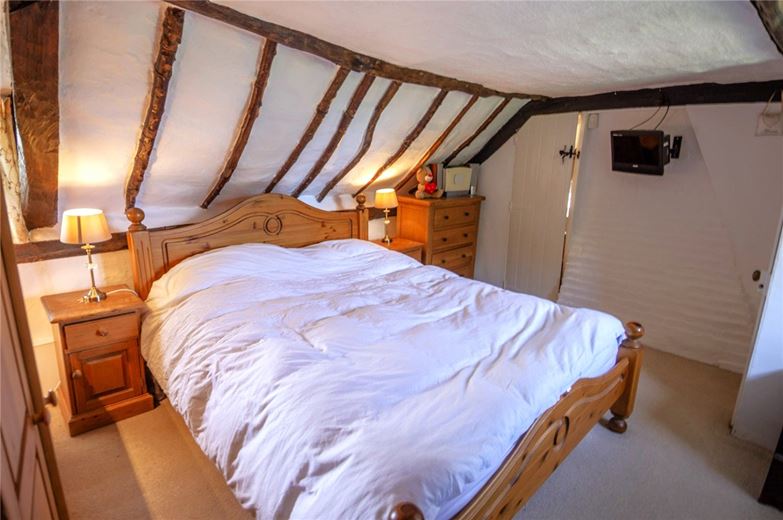 4 bedroom cottage, Newbury Road, Wickham RG20 - Available