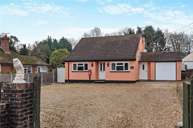 4 bedroom bungalow, Long Lane, Hermitage RG18 - Available