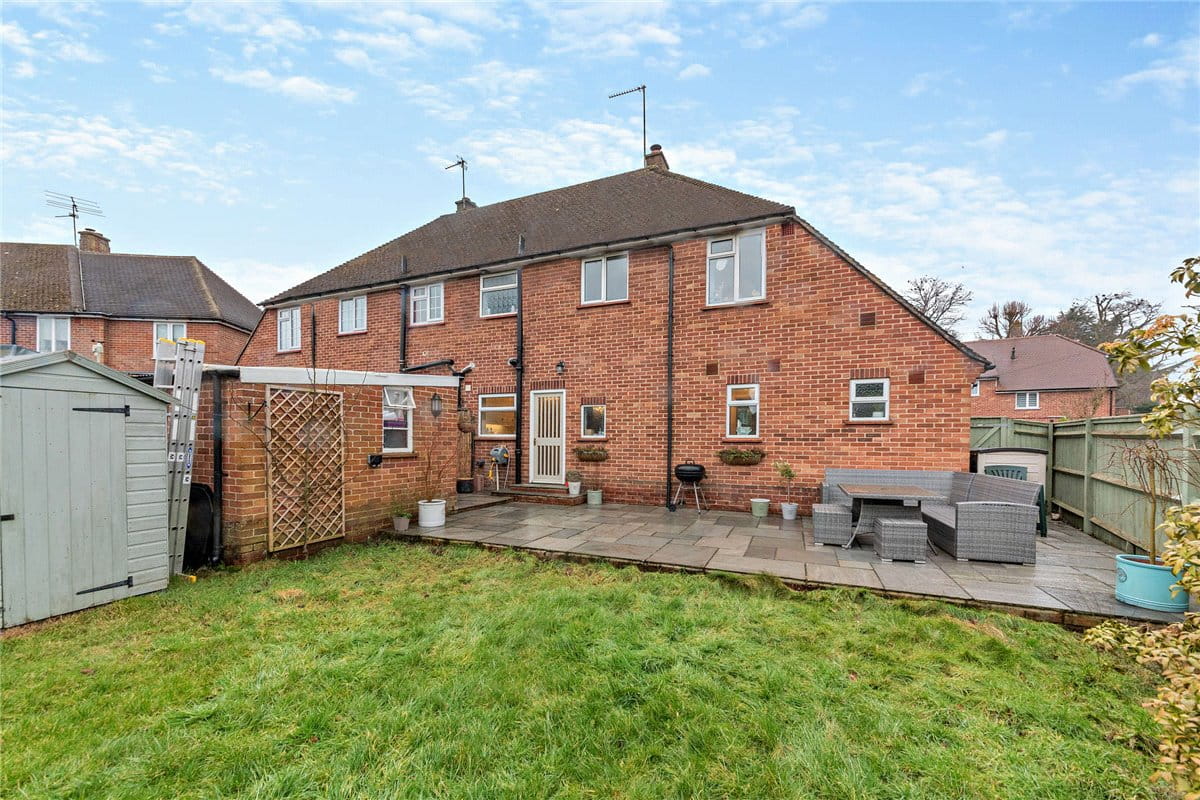 3 bedroom house, Cherry Close, Newbury RG14 - Sold STC