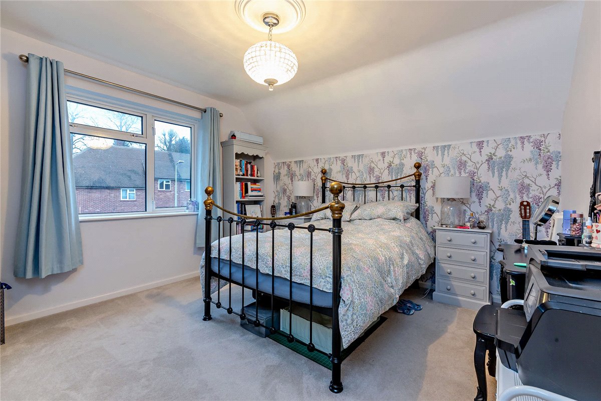 3 bedroom house, Cherry Close, Newbury RG14 - Sold STC