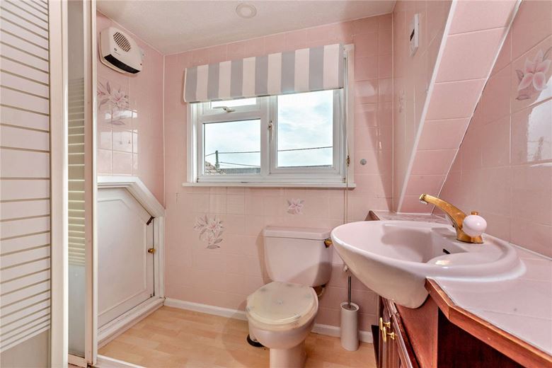 3 bedroom house, Gravelly Close, North End RG20 - Available