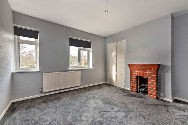 3 bedroom house, Gravelly Close, North End RG20 - Available