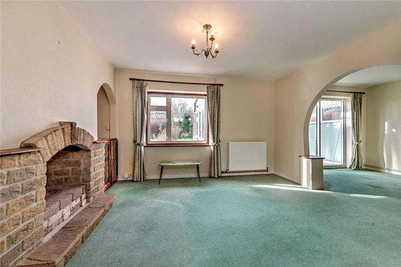 3 bedroom house, Gravelly Close, North End RG20 - Available