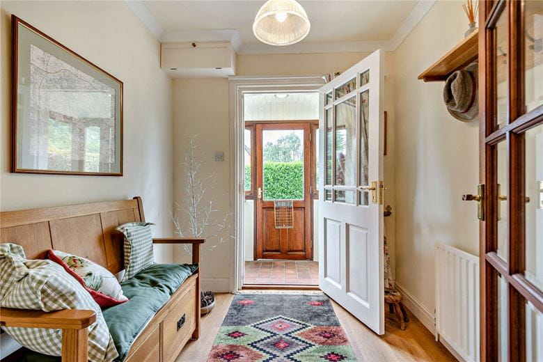 5 bedroom bungalow, Long Grove, Upper Bucklebury RG7 - Available