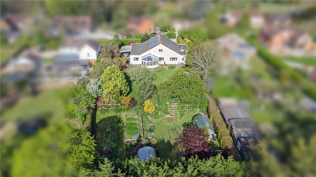 5 bedroom bungalow, Long Grove, Upper Bucklebury RG7 - Available