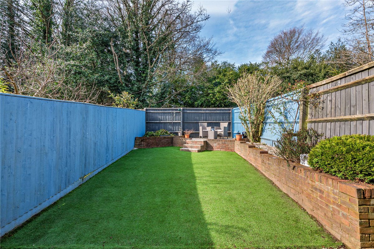 2 bedroom house, Paddock End, Woolton Hill RG20 - Sold STC