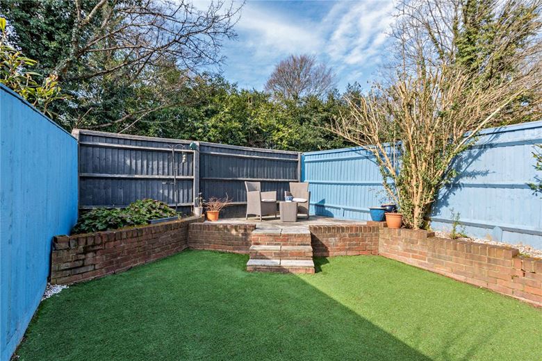 2 bedroom house, Paddock End, Woolton Hill RG20 - Sold STC