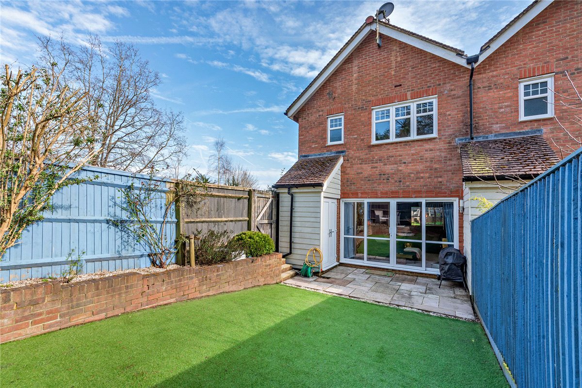 2 bedroom house, Paddock End, Woolton Hill RG20 - Sold STC