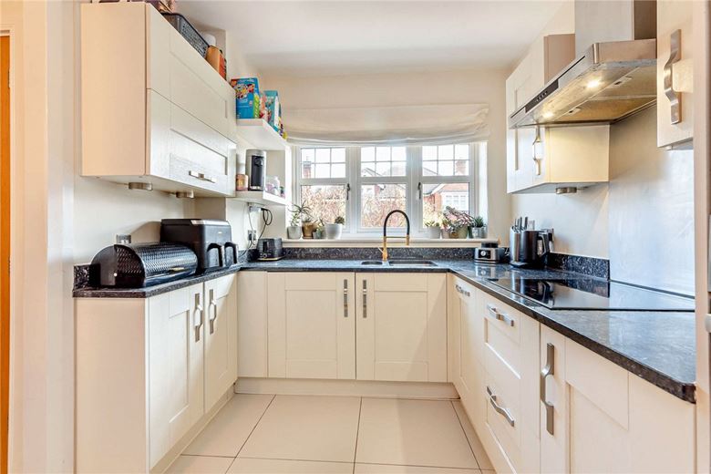 2 bedroom house, Paddock End, Woolton Hill RG20 - Sold STC