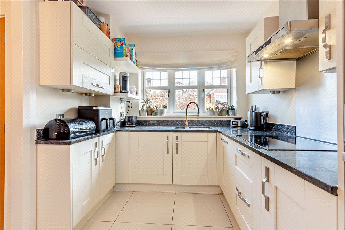 2 bedroom house, Paddock End, Woolton Hill RG20 - Sold STC