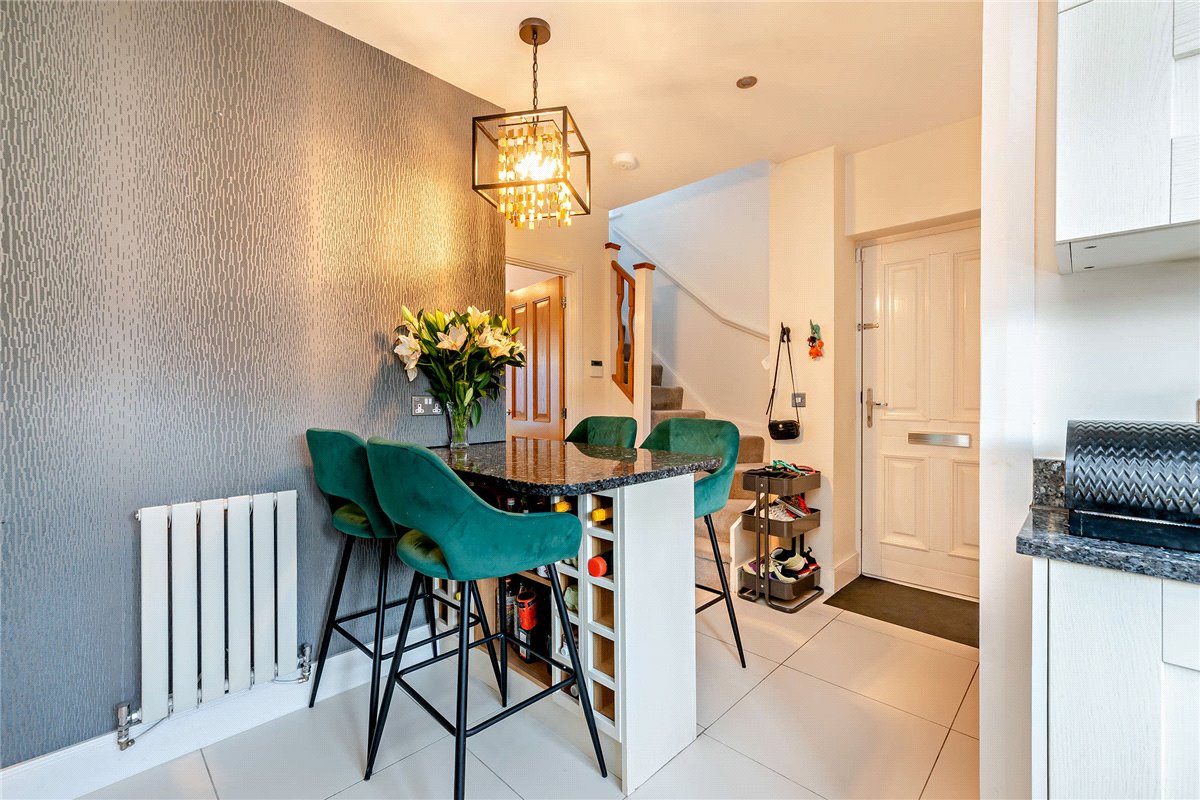 2 bedroom house, Paddock End, Woolton Hill RG20 - Sold STC